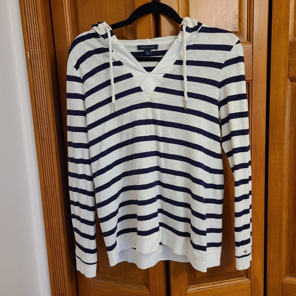 Tommy Hilfiger long sleeve pullover